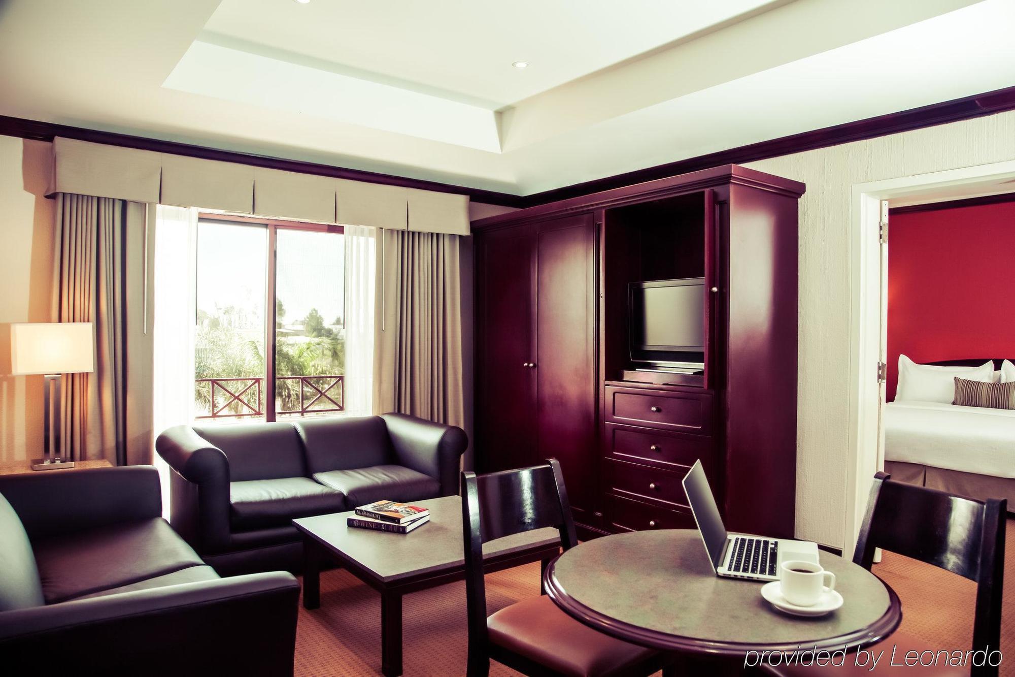 Gamma Tijuana Hotel Bagian luar foto