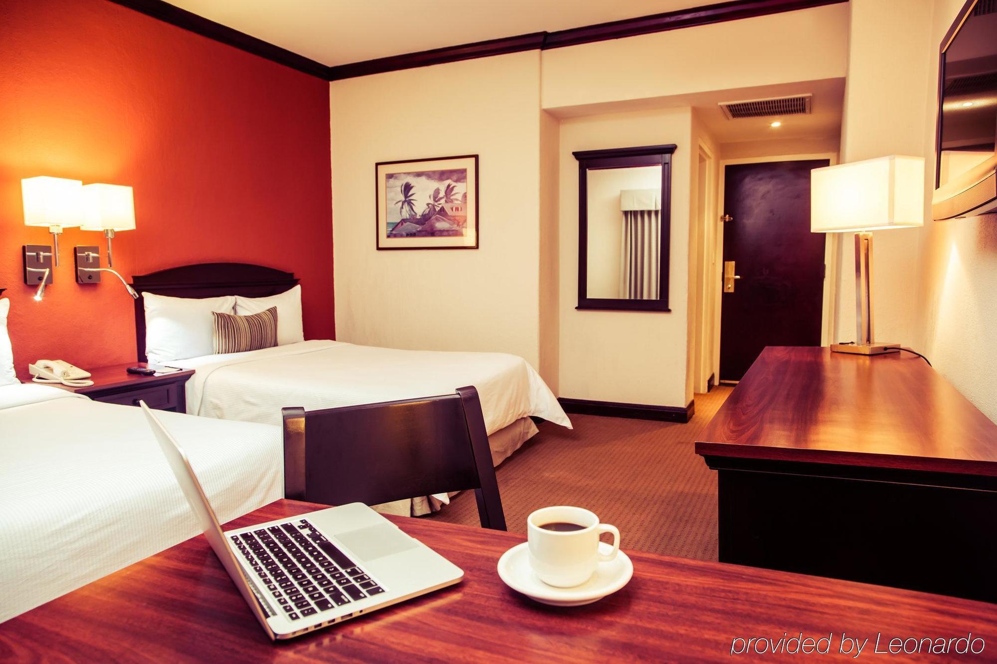 Gamma Tijuana Hotel Bagian luar foto